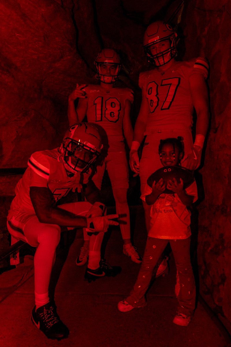 Ms. Jorja even jumped in for the RED OUT tonight. PAINT IT ALL RED WESTERN. #GoTops #TopsOnTops #RedOut
