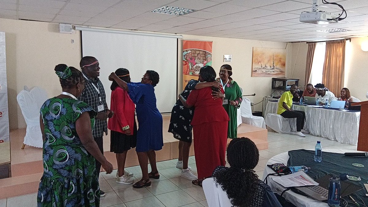 CK_4real's tweet photo. Reciprocity at its best 🫂🤗 
The WVL fam is one big family 💯 
#LovingIt
#WROFest24 
#LiftingHERVoice
@CAREinKenya @carecanada @UraiaTrust @CDTD_ @CREAWKenya https://t.co/KW6AwnrG1s