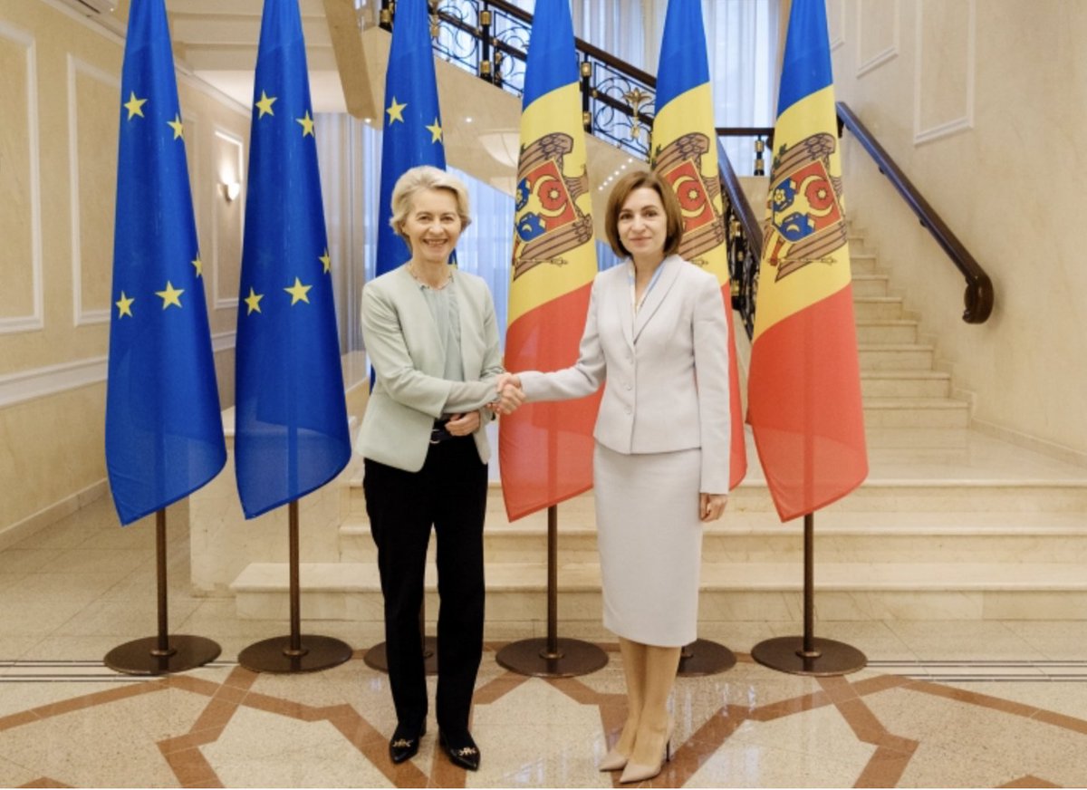 In today's Weekly Roundup I cover an unfolding election campaign like no other in Moldovan history. In just 10 days Moldova will vote in a presidential election and referendum on whether or not the country will move forward with joining the European Union. 1/5