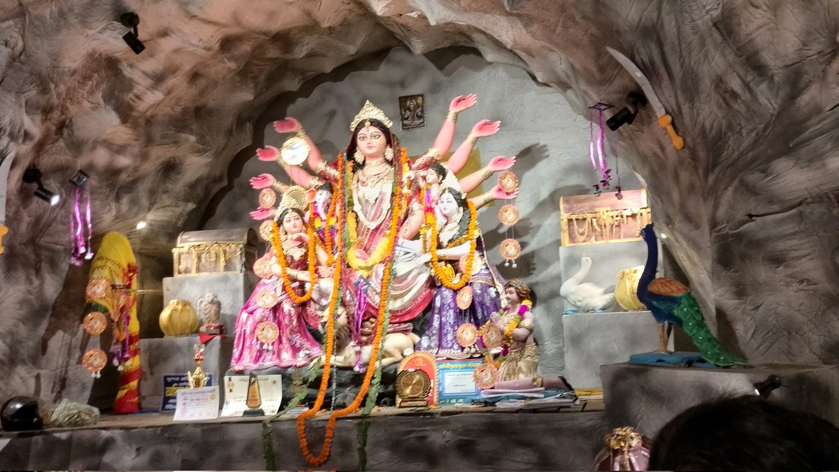 dblab_endophyte's tweet photo. Durga idols in some of the Pandals of Midnapore town on 10.10.1024 https://t.co/d6Gry2eG4j