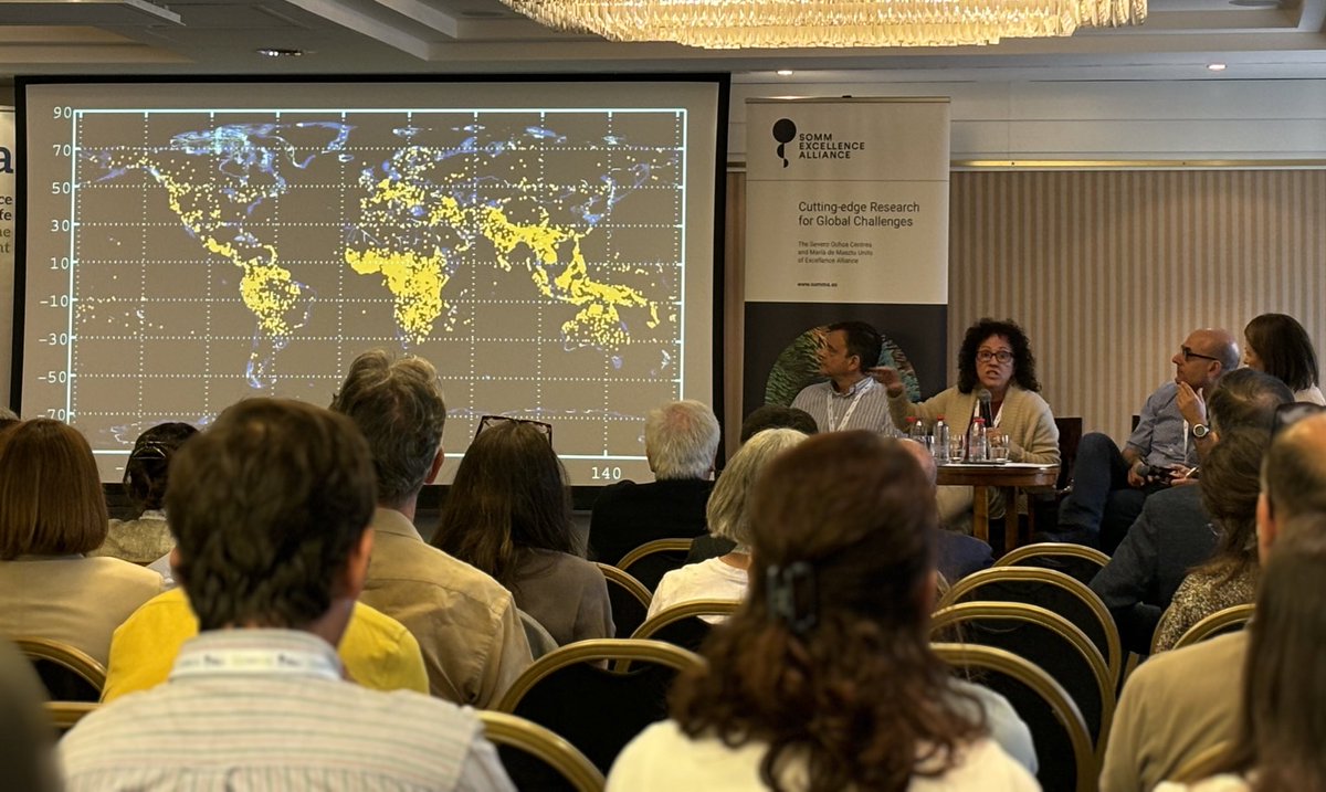 Centro Andaluz de Biología del Desarrollo (@cabd_upo_csic) on Twitter photo <a href="/IFISC_mallorca/">IFISC (UIB-CSIC)</a> <a href="/IMEDEA_UIB_CSIC/">IMEDEA (UIB-CSIC)</a> <a href="/CSICBalears/">CSIC en Illes Balears</a> <a href="/AgEInves/">Agencia Estatal de Investigación</a> <a href="/CSIC/">CSIC</a> <a href="/SOMM_alliance/">SOMM alliance</a> <a href="/goib/">Govern de les Illes Balears</a> <a href="/claudioMirasso/">Claudio Mirasso</a> <a href="/AnnaTraveset/">Anna Traveset</a> <a href="/DomenecE/">Domènec Espriu</a> <a href="/delPinoE/">Eloísa del Pino</a> <a href="/iaa_csic/">IAA-CSIC</a> <a href="/CBM_CSIC_UAM/">Centro de Biología Molecular Severo Ochoa</a> <a href="/CNB_CSIC/">Centro Nacional de Biotecnología (CSIC)</a> <a href="/AgronomiaUCO/">DAUCO</a> <a href="/IBECBarcelona/">IBEC</a> Con el tema de sistemas complejos, seguimos con la charla de Stefan Thurner <a href="/CSHVienna/">Complexity Science Hub</a>! Y con la mesa redonda con Susanna Manrubia, José Ramasco y Santiago Canals, moderada por Paula Serra! #100xciencia 8️⃣ <a href="/IFISC_mallorca/">IFISC (UIB-CSIC)</a> <a href="/IMEDEA_UIB_CSIC/">IMEDEA (UIB-CSIC)</a> <a href="/CSICBalears/">CSIC en Illes Balears</a> <a href="/AgEInves/">Agencia Estatal de Investigación</a> <a href="/CSIC/">CSIC</a> <a href="/SOMM_alliance/">SOMM alliance</a> <a href="/goib/">Govern de les Illes Balears</a> <a href="/claudioMirasso/">Claudio Mirasso</a> <a href="/AnnaTraveset/">Anna Traveset</a> <a href="/DomenecE/">Domènec Espriu</a> <a href="/delPinoE/">Eloísa del Pino</a> <a href="/iaa_csic/">IAA-CSIC</a> <a href="/CBM_CSIC_UAM/">Centro de Biología Molecular Severo Ochoa</a> <a href="/CNB_CSIC/">Centro Nacional de Biotecnología (CSIC)</a> <a href="/AgronomiaUCO/">DAUCO</a> <a href="/IBECBarcelona/">IBEC</a> Con el tema de sistemas complejos, seguimos con la charla de Stefan Thurner <a href="/CSHVienna/">Complexity Science Hub</a>! Y con la mesa redonda con Susanna Manrubia, José Ramasco y Santiago Canals, moderada por Paula Serra! #100xciencia 8️⃣