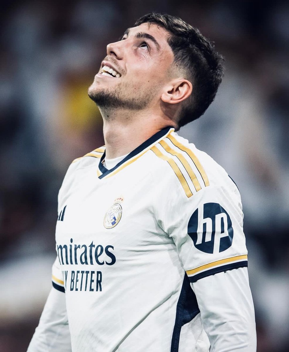 🗣️ Fede Valverde: "Sueño con ser el capitán del Real Madrid desde que llegué, desde que firmé por el Real Madrid, el poder ser esa imagen, ese ejemplo para mucha gente en el mundo que ama el Real Madrid." 🤍