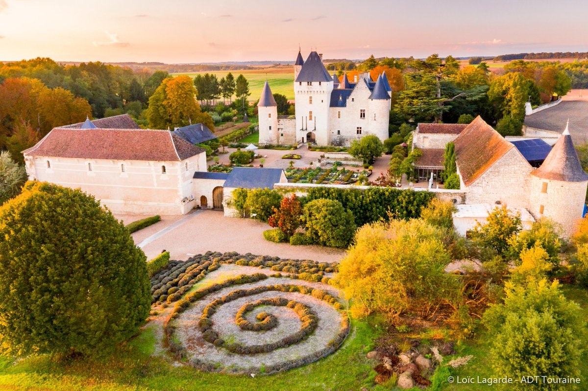 Agenda du #weekend📅en #touraine😄

Du 12/10 au 13/10, une sélection à découvrir :

- La fête de la citrouille au château du Rivau🎃
- Ouverture exceptionnelle du jardin de Mireille🌸
- Escapade oenotouristique et gourmande au Clos de la Richardière🍷

👉+ de sorties sur