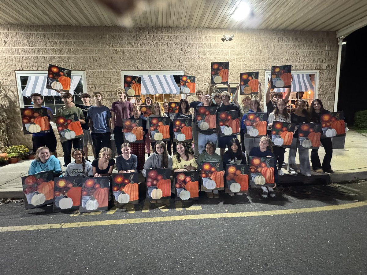 NE_HSBusAcademy's tweet photo. The Business Academy Members are in the Fall Spirit!!!! 🎃🍁🧡 Thank you to the Charleston Coffee House for hosting our event with Village Arts NJ! https://t.co/SiC7YN566c