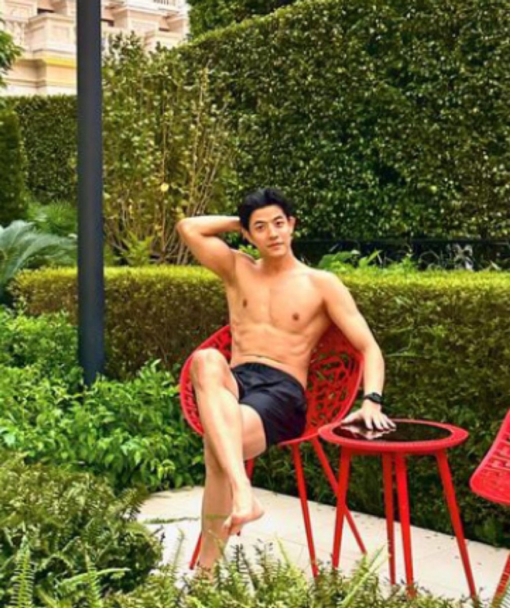 Actzoon's tweet photo. Park Solomon 🥵🫣 https://t.co/vRKRTDPKu0