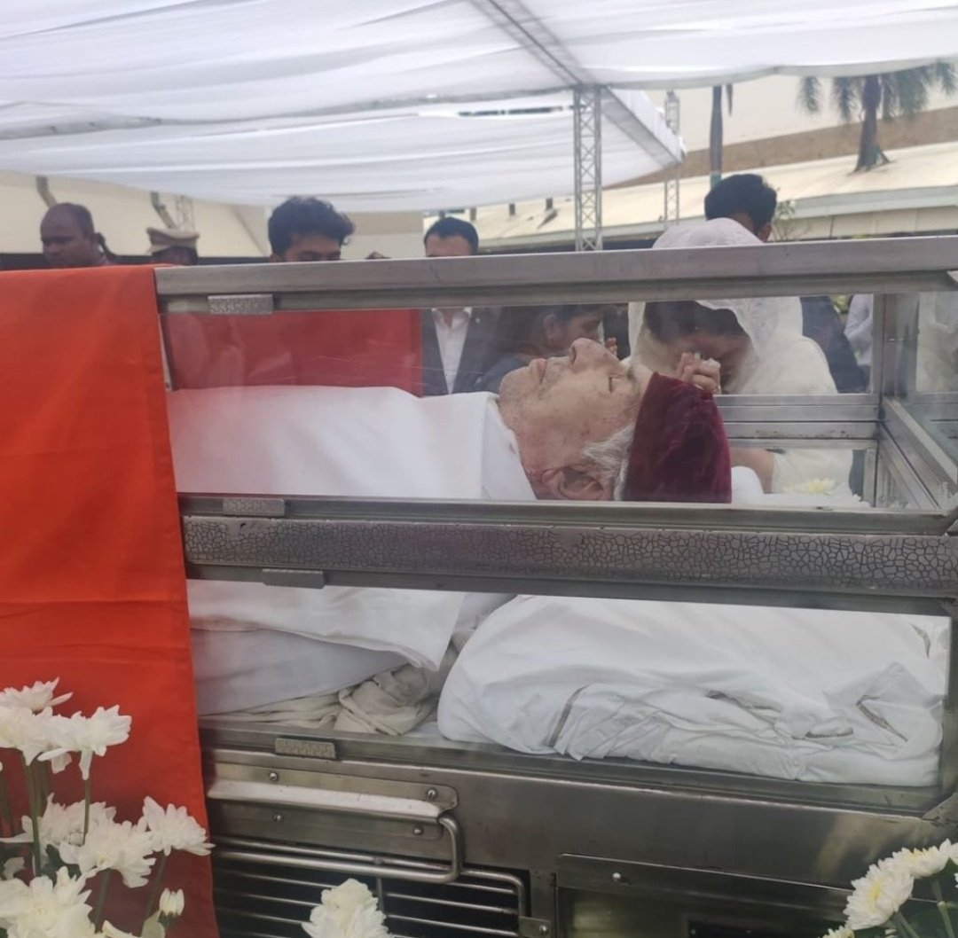 arjunspecials's tweet photo. And today....whole nation cried!💔

#RatanTataSir https://t.co/ajXQwN7azJ
