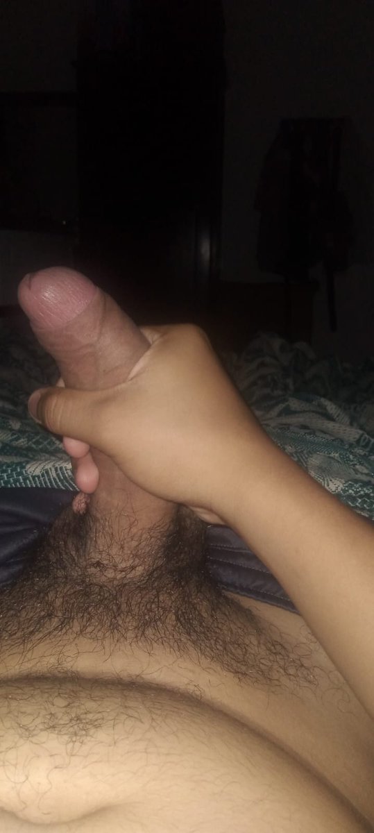Gabrielvil14501's tweet photo. Anoche me dormi y no me di un baño. Quieres oler mis huevos sudados y chupar mi verga?

#masterboy #masterfree https://t.co/ghGD773lUL