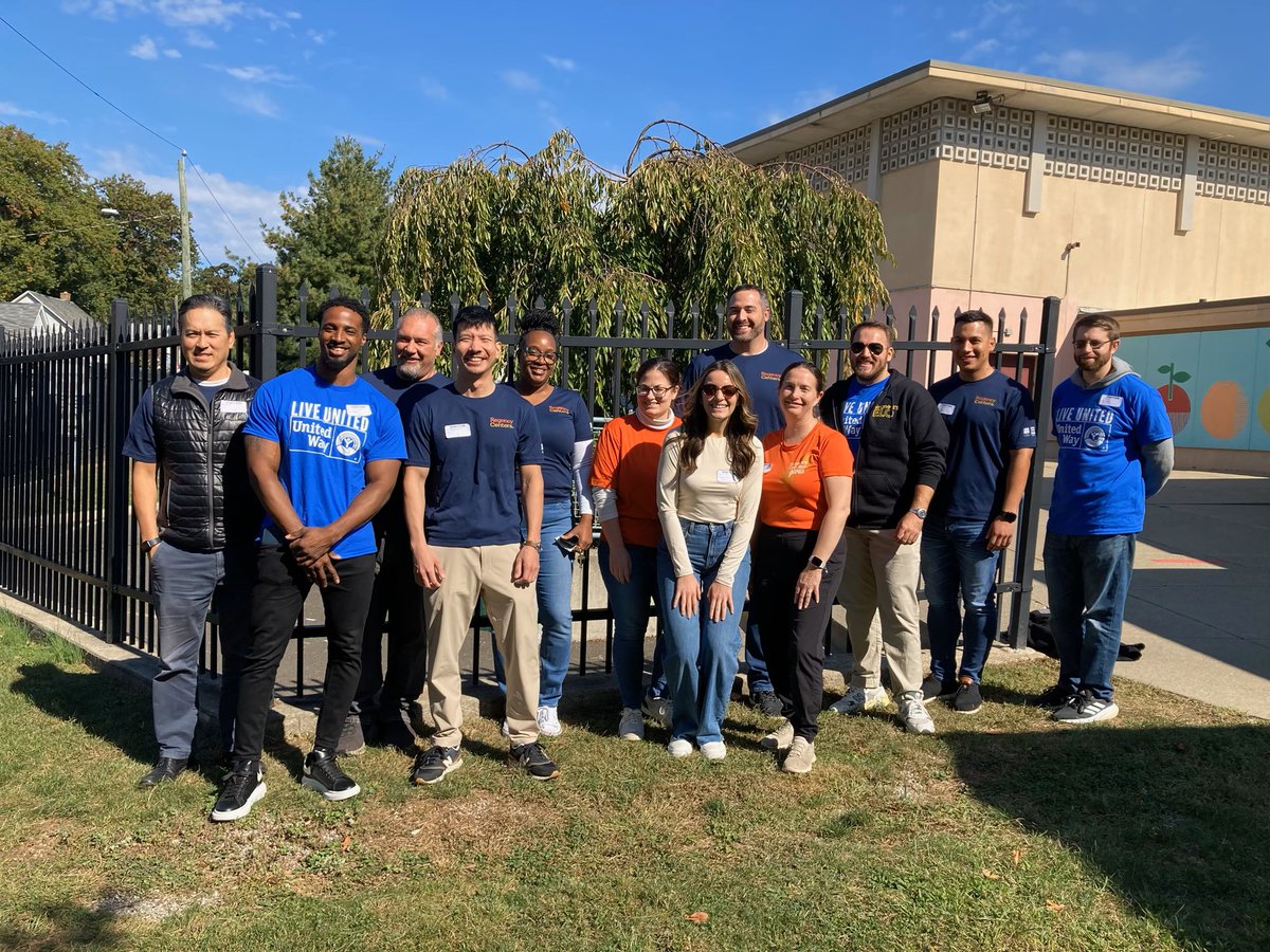 Another successful volunteer event with our friends from Regency. They spent the morning yesterday reading books and doing crafts with the youth of the Children's Learning Center in Stamford. Thank you to Regency volunteers and the Children's Learning Center of Stamford.