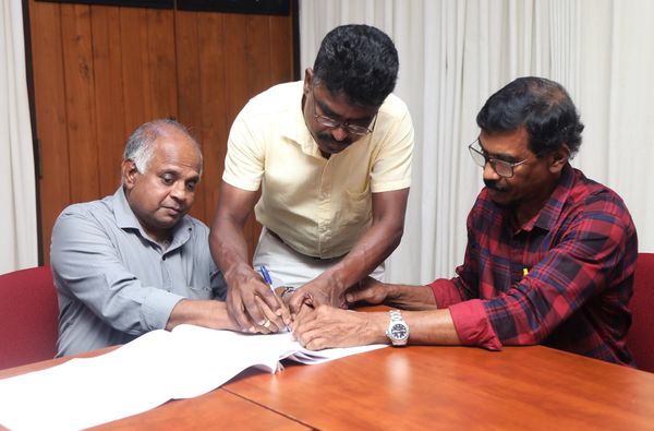 Yasas101's tweet image. 🔴 ජාතික ජනබලවේගයේ ජාතික ලැයිස්තුවට අද දින දෘශ්‍යාබාදිත සාමාජිකයෙක් නාමයෝජනා වලට අත්සන් තැබිම ආදර්ශමත් දේශපාලනයේ හැරවුම් ලක්ශයක් වනු ඇත. ❤️🫡

#IncusionMatters #NPP #SystemChange