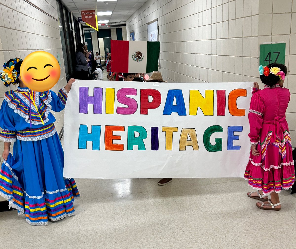 BethPuckett15's tweet photo. Our Hispanic Heritage Parade was this morning! Wonderful representations of different countries and cultures! @WISDHardy @WilisSchools l https://t.co/MuwZRCkVIz