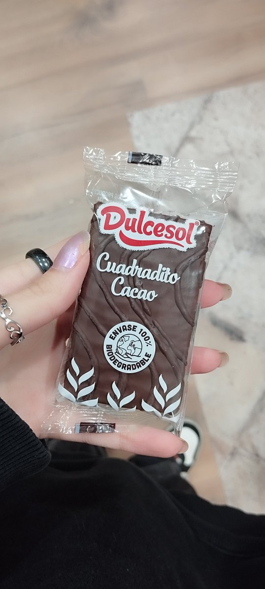 eelsaaa_'s tweet photo. *Le cuento a mi jefa que no he desayunado*
Ella cinco minutos después: Elsa, toma, desayuna

La quiero un montón :'( https://t.co/FDJG1oMdaf