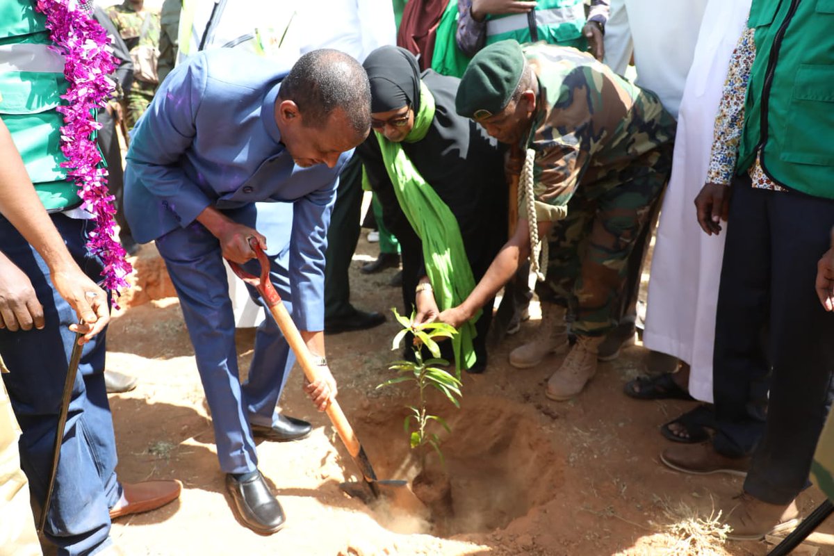 H.E Mohamed Adan Khalif tweet media