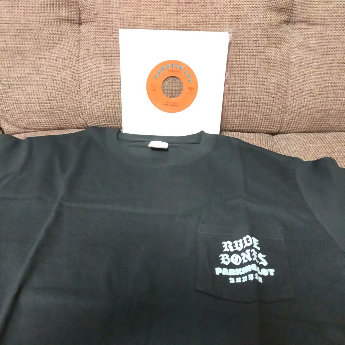 killingpunkrock's tweet photo. RUDE BONES / Losing Track
RUDE BONESの新曲7inchTシャツ付きセットが届きました!
ポケTめっちゃかわいい!!
#rudebones #losingtrack #imwhereitsat
#ska #skacore #スカ #スカコア #rocksteady #ロックステディ #parkinglot #parkinglotsounds
https://t.co/ovBphd4o7M https://t.co/Ha3VtC6u8s