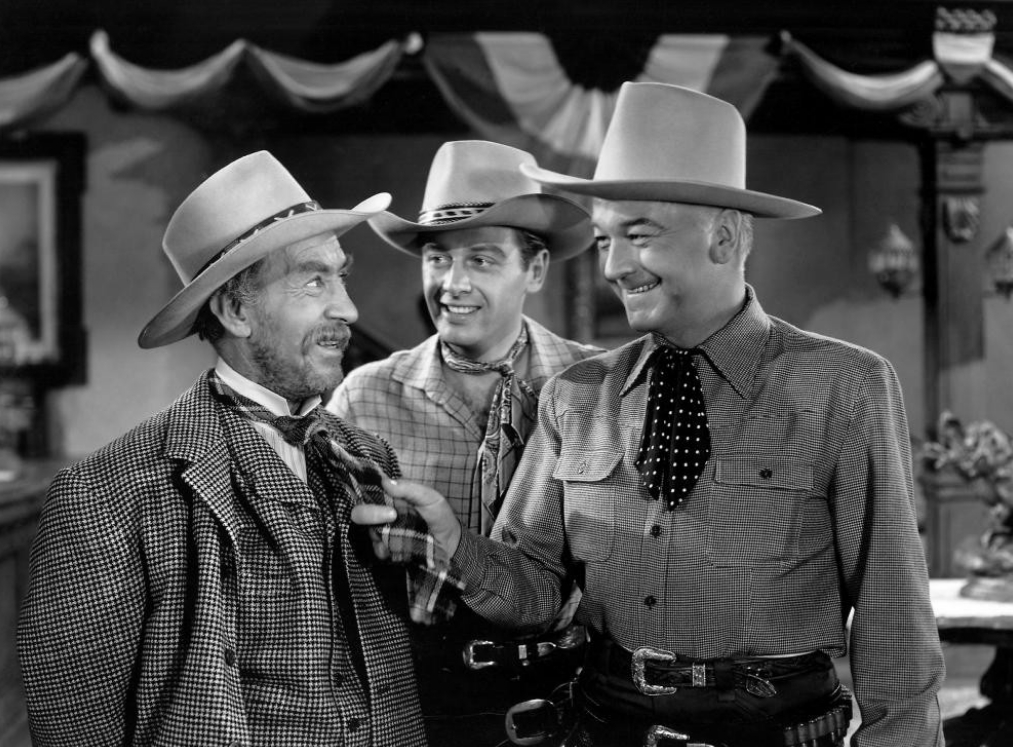 TinseltownTwins's tweet photo. Rand Brooks with Andy Clyde and William Boyd in Hoppy's Holiday (1947). #ClassicGuyOfTheWeek #RandBrooks https://t.co/nkHd0ox8vn