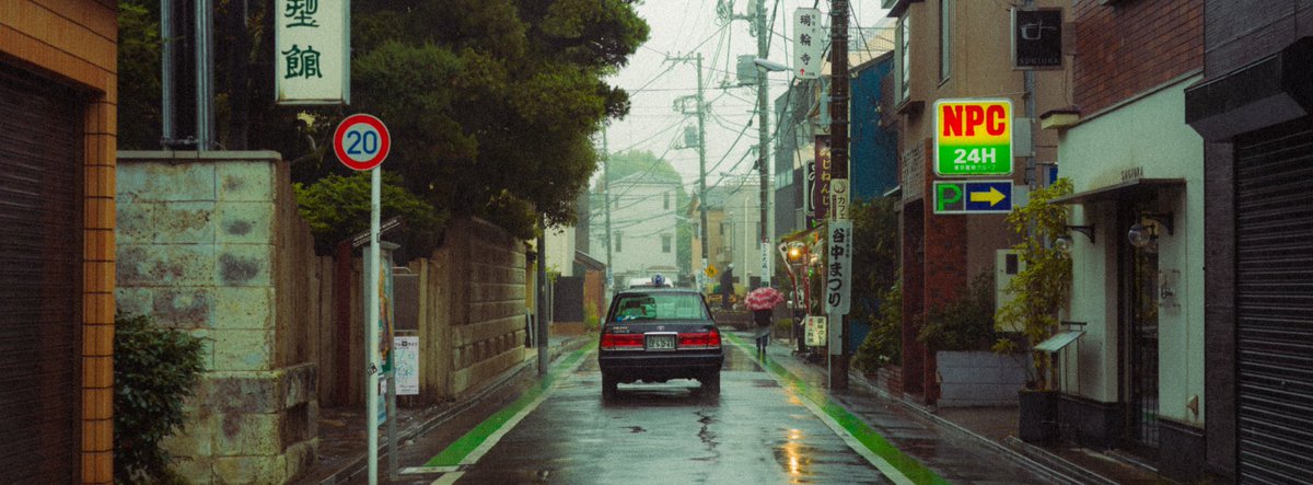 snapsbyfox's tweet photo. Rainy Tokyo https://t.co/7JfE637Btx