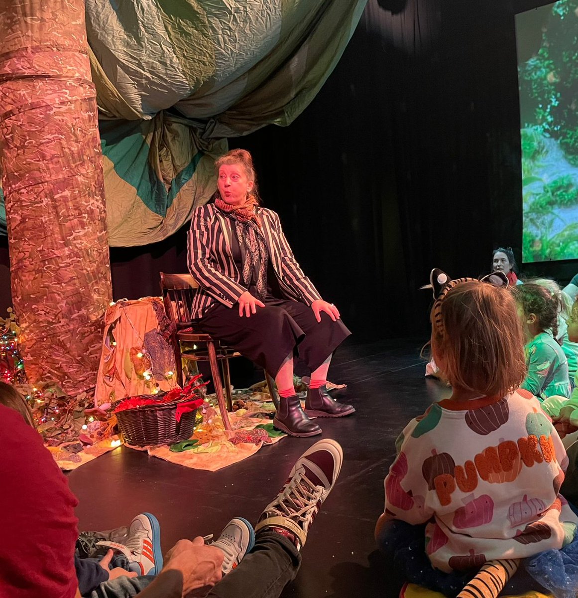 TalesToolkit's tweet image. Storytelling is our day job, but guess what? We even do it on the weekends! Ivy had a blast at the Half Moon Young People’s Theatre storytelling event last weekend—because when you love stories as much as we do, the fun never stops! 

#TalesToolkit #WeekendAdventures