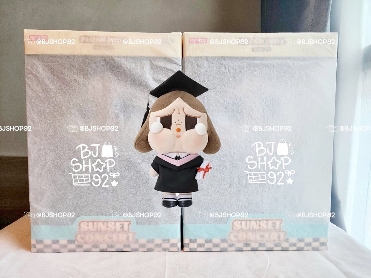 BJSHOP92's tweet photo. พร้อมส่งในไทย 🇹🇭 
CRYBABY Sunset Concert Series-Plush Doll (รับปริญญา)

❤︎ 1,590฿ 
💥 Shopee ลด 8% เหลือ 1,463฿

📍 Shopee : https://t.co/pQI2cjFYTg
📍 TikTok  : https://t.co/HXnJePBtLf

#ตลาดนัดกล่องสุ่ม #กล่องสุ่ม 
#ArtToy #ตลาดนัดArtToy
#CRYBABY #POPMART #กล่องสุ่มPOPMART https://t.co/IgKlx7xjgv