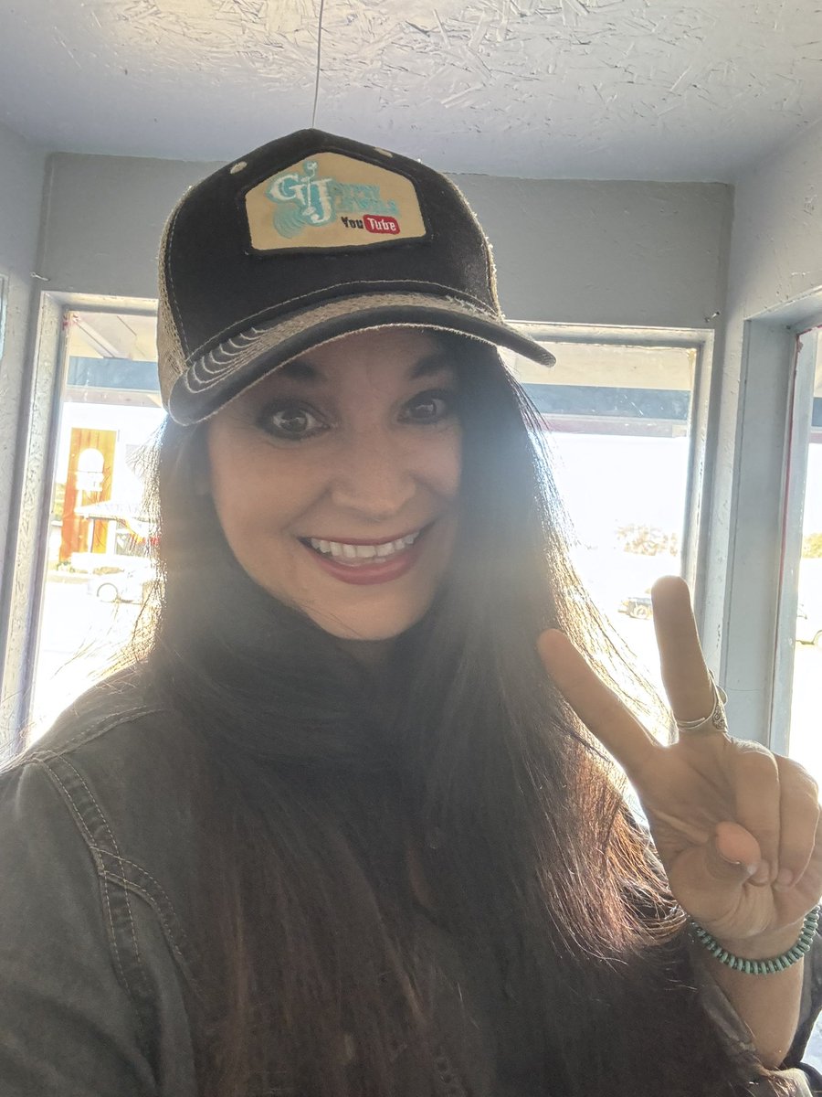 Happy Thursday! 🌞💕