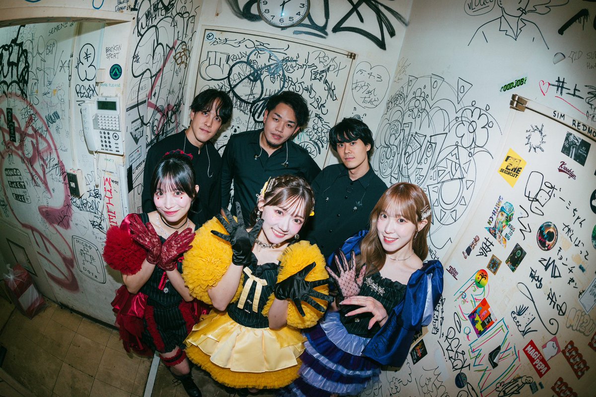 baby__crayon's tweet photo. 10/10(木)
『BABY-CRAYON~1361~
3rd Anniversary 生バンド公演『CLIMB UP』📍代官山UNIT
ベビクレバンドメンバー👶🏻🎸❤️🔥
Guitar @Takayoshi_Nsh
Bass @shibachan_bass
drum @Y_s0000
最高の音をありがとうございました🚀
1/22恵比寿リキッドもこのベビクレバンドチームです‼️‼️
#CLIMBUP
#ベビクレ #ベイビークレヨン
#ベビクレ3周年