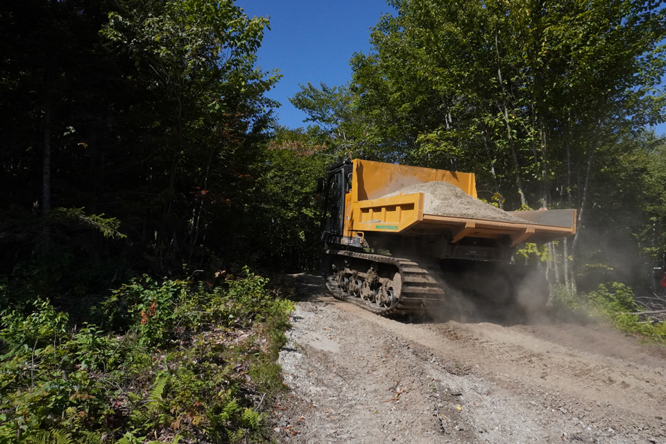 Timberline_Comm's tweet image. TCI stepped up to the challenge at @skitenney! Our team rebuilt a road, overcoming months of rain &amp;amp; tough conditions to transport critical materials to the top of the mountain. Thanks to TCI &amp;amp; the team, Tenney Mountain will now have service at the summit for the first time ever!