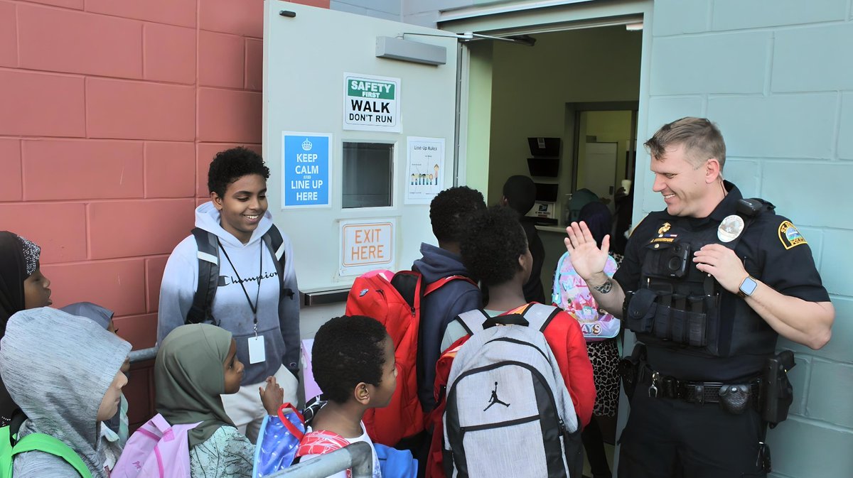 MMSASTP's tweet photo. Yesterday’s Walk, Ride, and Roll with the Saint Paul Police was a great chance to connect and promote safety in our community! 💙🚶‍♂️🚴‍♀️✨ 

Check out these highlights!
#2024walkrolltoschoolday https://t.co/x8PTyIvR6A