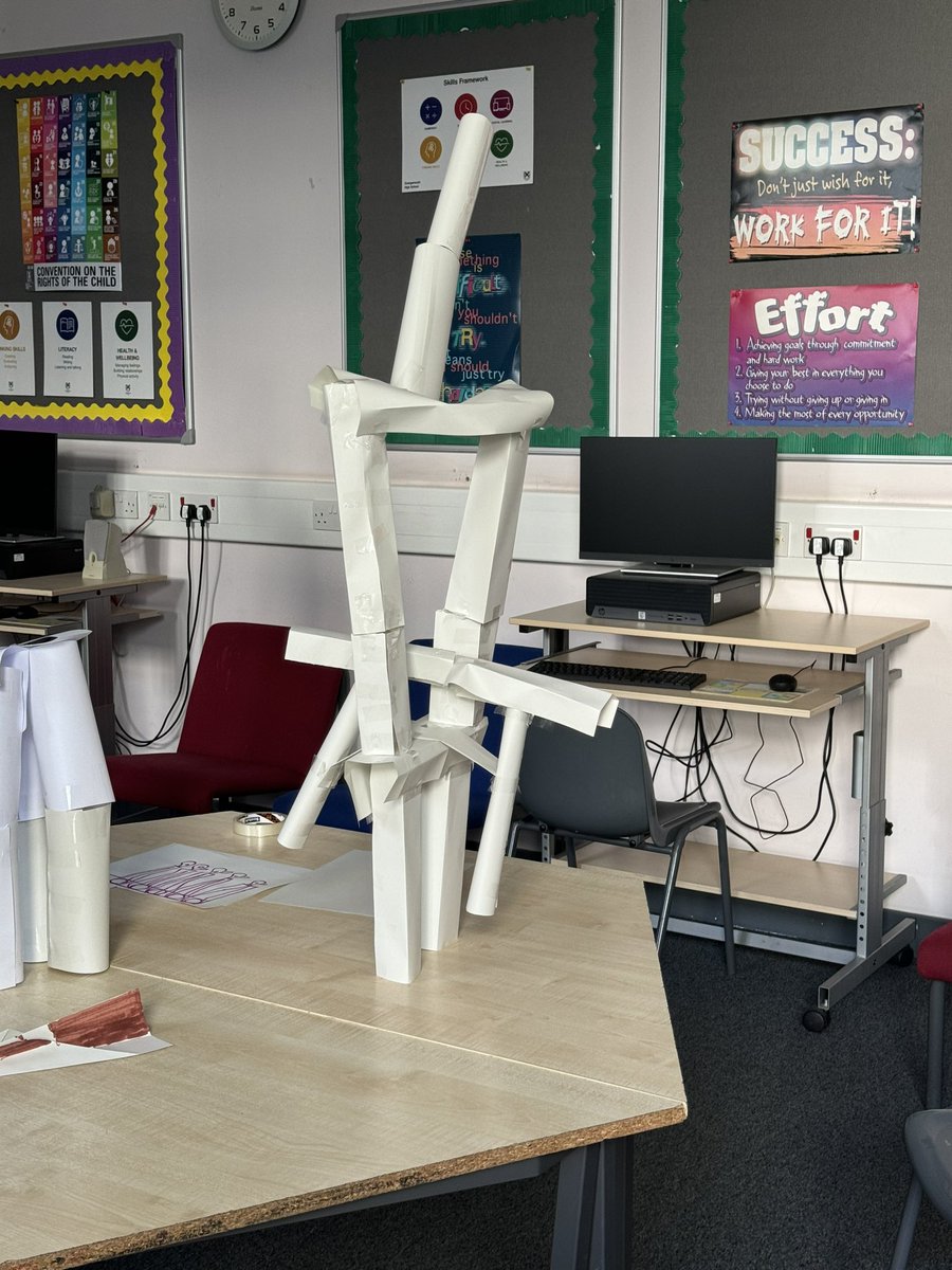 Laura McCallion tweet media