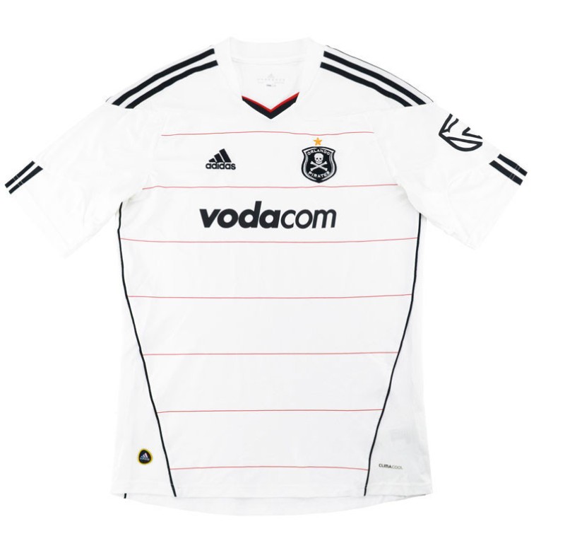 gugulethubranch's tweet image. 🚨 𝗧𝗛𝗥𝗢𝗪 🔙 𝗧𝗛𝗨𝗥𝗦𝗗𝗔𝗬.
☠️ First player that comes to mind?
🏴‍☠️ #UpTheBucs | #OnceAlways ⚫️⚪🔴⭐