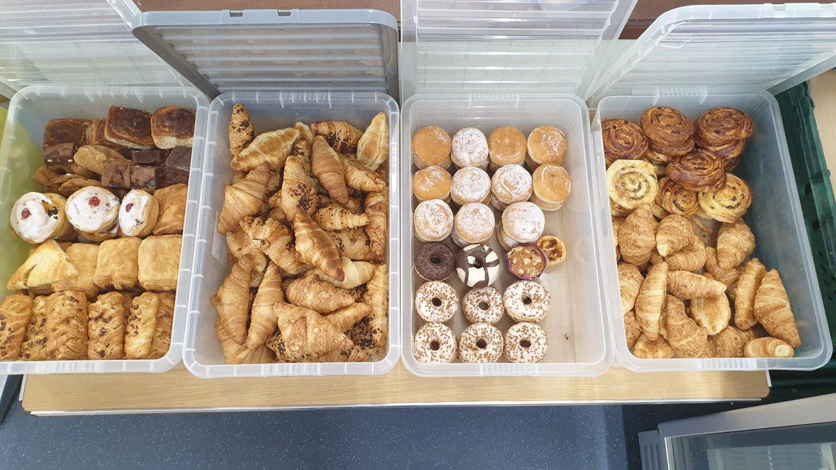 TheNestWeymouth's tweet image. 🍞🥐 We’re excited to share some of the amazing food donations we’ve received this week, including fresh pastries! Thanks to our generous donors, all of this will be available for free to our members.💛 #FreeForMembers #FoodForAll #TheNestDonations #Weymouth