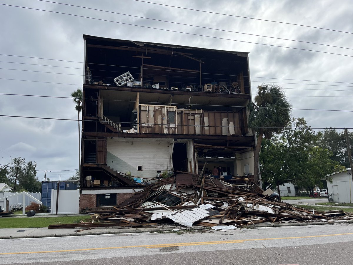 This is what Tampa family business, Pilgrim Permocoat looks like the morning after #HurricaneMilton.

One side of the building was completely sheared off by the storm. 

Objects on the third floor are precariously perched on the edge. 

Family says nobody was hurt.

<a href="/FOX13News/">FOX 13 Tampa Bay</a>
