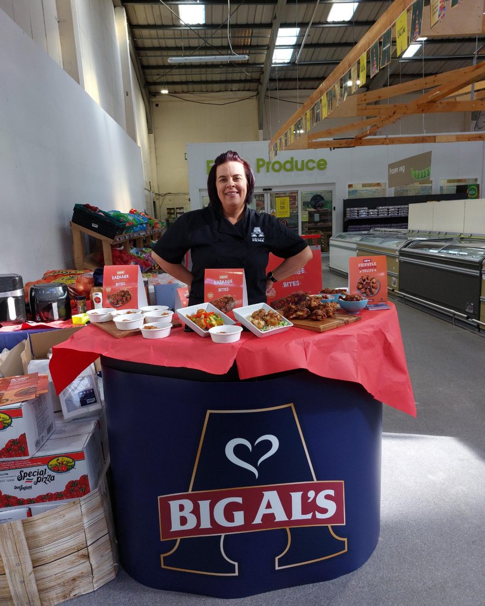 BigAlsbyKepak's tweet image. The Big Al's team were in Musgraves Marketplace Sallynoggin today sampling our exciting new products! 🔥🍗 
Why not try them for yourself? 👉

Karaage Chicken Bites: brnw.ch/21wNDTP
Chicken Tulips: brnw.ch/21wNDTO
 #BigAls #FoodService