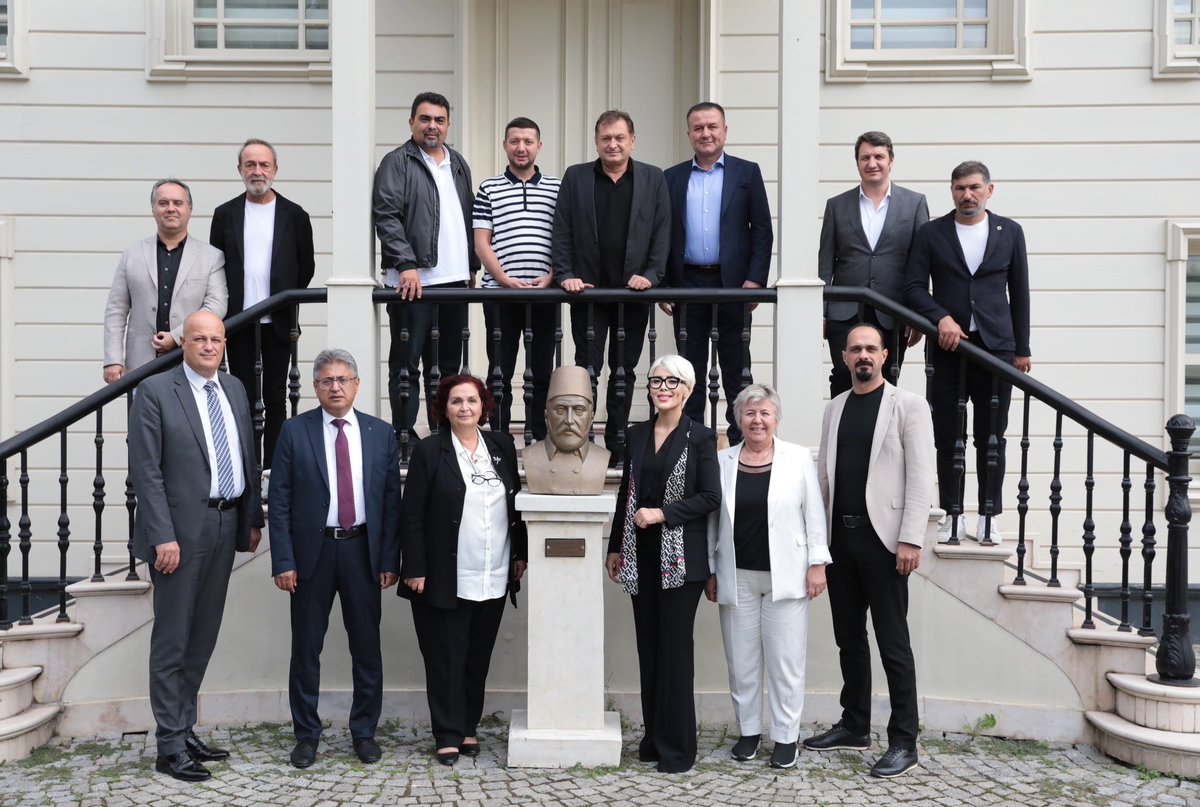 Bilfen Şirketler Topluluğu Yönetim Kurulu Başkanımız Sayın Osman Öztük ve Yönetim Kurulu Başkan Vekilimiz   Sayın Fatih Öztürk başkanlığında kurucularımızın da katılımlarıyla bir araya gelerek yeni dönem hazırlıklarımızı değerlendirdik  ,bilgilendirmeler yaptık.  Sayın Osman