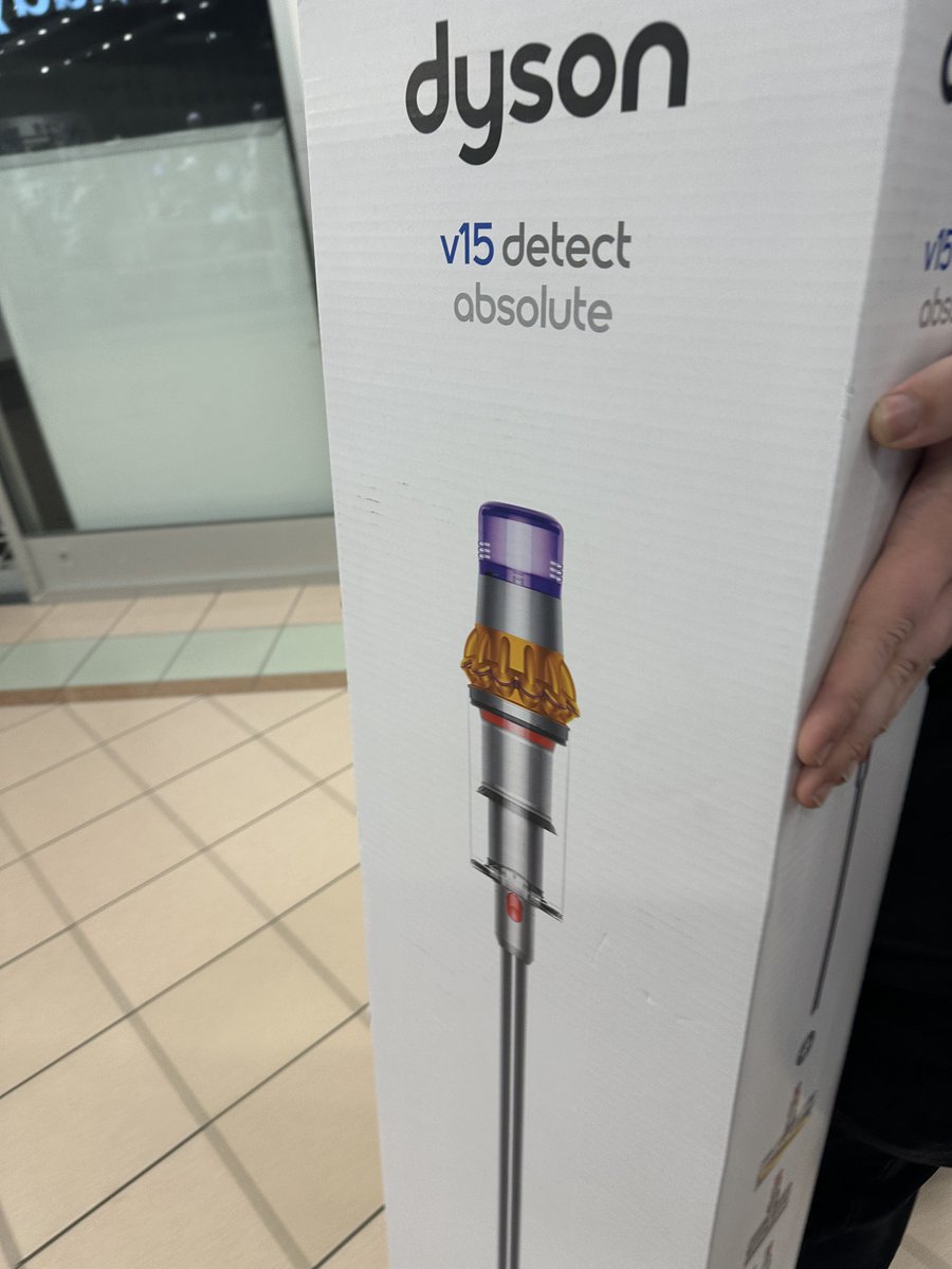 blacksoldjax's tweet image. Mal kurz ein Dyson mit @valrary gekauft