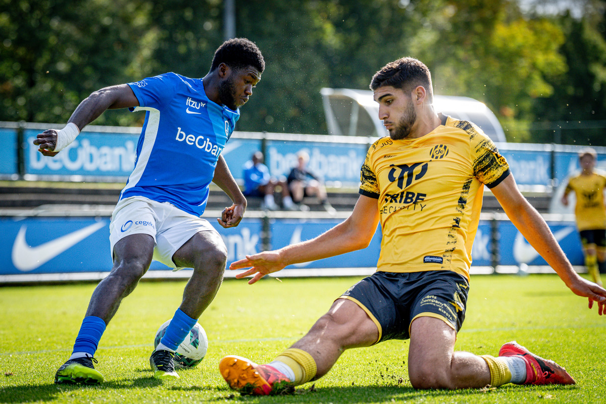 jolandgraaf's tweet photo. Oefenwedstrijd KRC Genk -Roda JC Kerkrade 1-1
Schwirten maakte het doelpunt voor Roda JC.
#Rodajc #GENROD #Genk https://t.co/cutlI3OENu
