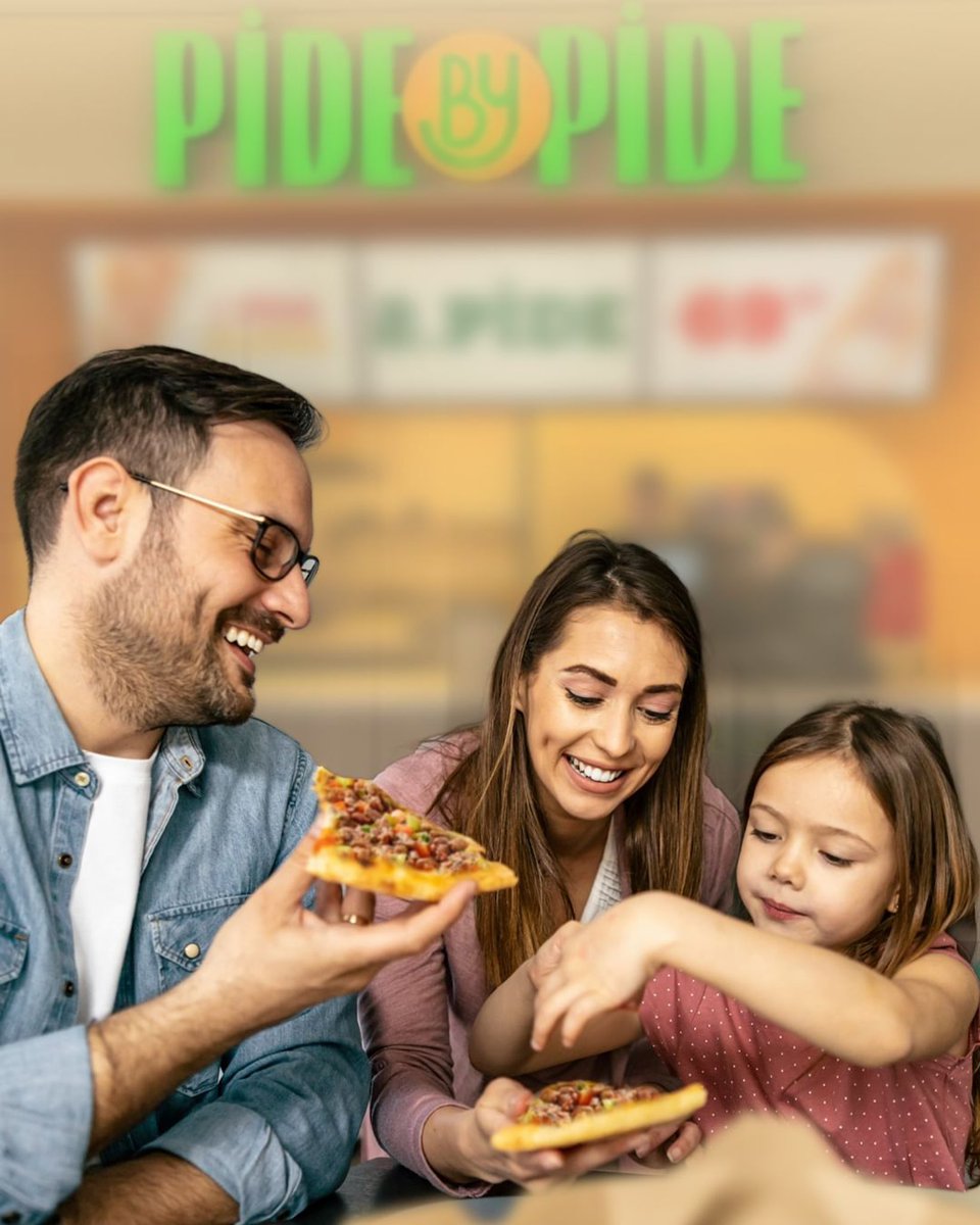 vanmallavm's tweet photo. “Van Mall AVM’de lezzet dolu anlar! Pide By Pide, taptaze ve enfes pideleriyle sizleri bekliyor. Geleneksel lezzetlerin modern dokunuşlarla buluştuğu bu eşsiz deneyimi kaçırmayın! 

#vanmall #PideByPide #VanMallAVM #LezzetDurakları https://t.co/JejFbd6Kee