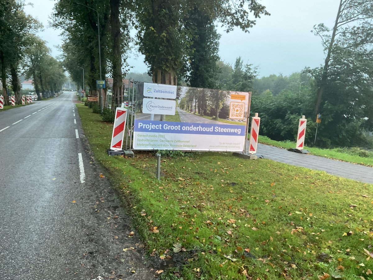 De werkzaamheden aan de Steenweg in Zaltbommel zijn in volle gang, maar geen zorgen: de binnenstad en de supermarkten aan de Steenweg blijven gewoon bereikbaar!  Blijf op de hoogte van de voortgang via de BouwApp of bezoek zaltbommel.nl/steenweg.