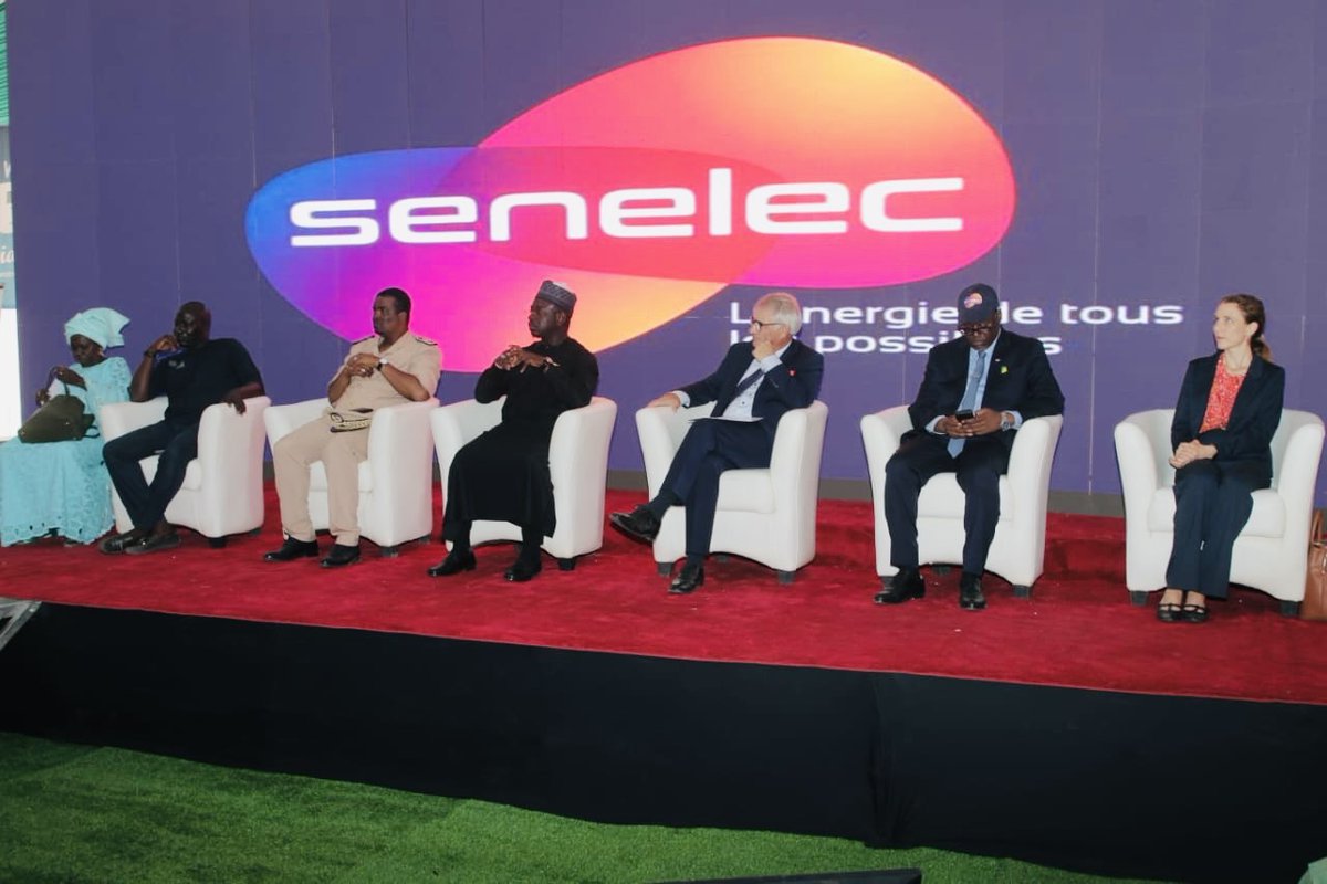 Mepmsenegal's tweet image. 📍𝐒𝐀𝐈𝐍𝐓-𝐋𝐎𝐔𝐈𝐒 | M. @BirameSouleye a inauguré ce jeudi 10 octobre 2024 la sous station de #Senelec. Elle va couvrir la ville de Saint-Louis, le département et une partie de Dagana grâce à ses 30KV. Elle est financée par la Coopération allemande #KfW, avec plus de 26…