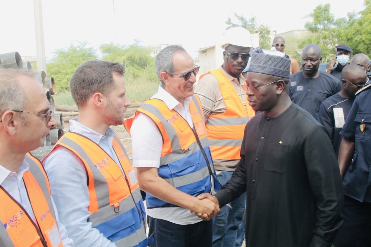 Mepmsenegal's tweet image. 📍𝐒𝐀𝐈𝐍𝐓-𝐋𝐎𝐔𝐈𝐒 | M. @BirameSouleye a inauguré ce jeudi 10 octobre 2024 la sous station de #Senelec. Elle va couvrir la ville de Saint-Louis, le département et une partie de Dagana grâce à ses 30KV. Elle est financée par la Coopération allemande #KfW, avec plus de 26…
