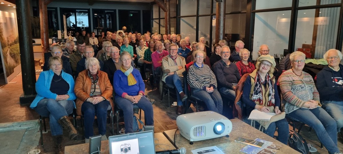 Volle bak bij de NP Drentsche Aa ecosysteem lezing van Bernadette Bouwmans in het Huis van de Drentsche Aa in Deurze.