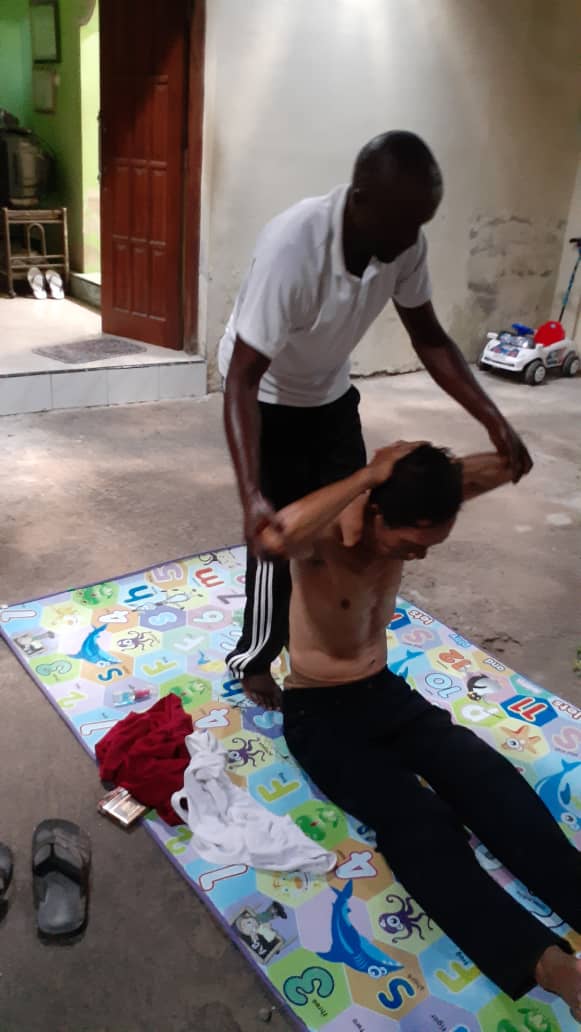 BuntuTv's tweet image. #Burundi:  La #kiné est un traitement non pharmaceutique qui accompagne le traitement pharmaceutique pour mieux guérir les maladies chroniques non transmissibles. Dr #JaphetNdayisenga spécialiste en #physiothérapie,  remarque une avancée dans ce domaine 
@NtareHouse 
@mspls_bdi