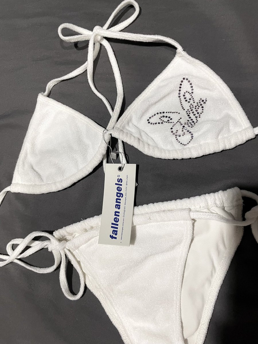 mrst447's tweet photo. bikini fallen angels สีขาว
Price : 650 รส (from 1,290 )

#ส่งต่อfallenangles #fallenangels #ส่งต่อvgh #ส่งต่อเสื้อผ้า #โล๊ะตู้ #ส่งต่อเสื้อผ้ามือ2 #ส่งต่อเสื้อผ้ามือสอง #ส่งต่อwhatshewear #โล๊ะตู้เสื้อผ้า #vgh #vghbkk #ส่งต่อstylist #ส่งต่อcintage #โล๊ะ https://t.co/QPSk0F0f3Y