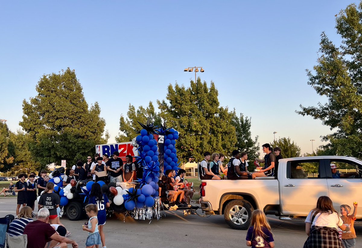 BN_Hoops's tweet photo. H🏀C🏀 Parade 2024 https://t.co/BdfxpK7mLB