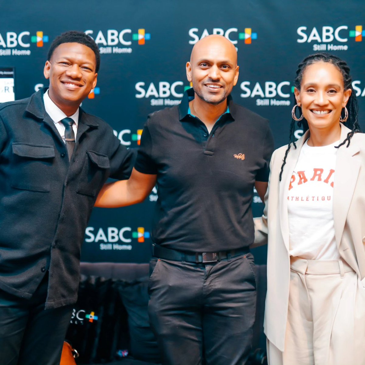 ProVerbMusic's tweet image. LIVE from the heart of Cape Town on the #MiddayLinkUp @METROFMSA from 12 to 3pm! 🎙️✨ The city is buzzing with energy as creatives from the advertising and brand communications world gather for the prestigious Loeries Creative Week. 🎨🏆

#Loeries2024 #CreativeWeek #CapeTownLive