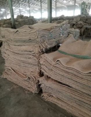 kohinurltd's tweet photo. Jute Bag shipment from Bangladesh   Specifications: *  Origin: Bangladesh  ☎️Whats App: +8801712510063 #jute, #juterope, #rope,  #jutesack #jutebag #bangladesh #supplier #exporter #sack #cocoabean #coffeebean #coffee #cashew
@followers https://t.co/dANhNhcDxT