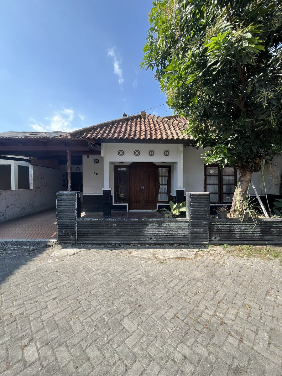 talzapayoga77's tweet image. DIJUAL RUMAH DAERAH GODEAN
Full Bangunan LT: 132m
3 Kamar Tidur &amp;amp; 1 Kamar Mandi
Parkiran/Garasi
Ruang Tamu, Ruang Keluarga
.
Harga: 785Jt
Alamat: Jl.Godean Km 8.5 Sidokarto. Perumahan Pondok Pinang Nomor E2
.
#jualrumahjogja #rumahdijual #jogjaistimewa