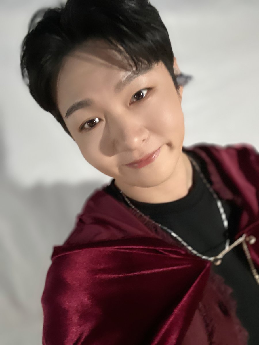 LeeCS_Official's tweet photo. [📸] ✨241010 2024 고려대학교 연합 가을 축제 <RocK:U>✨

가을 축제에 이창섭이 빠질 수 없어서 찾아왔습니다🍂
멜로디 그리고 RocK:U를 즐겨주신 모든 여러분
소중한 시간이었길 바라요🤗💙

#이창섭 #LEECHANGSUB 
#일구구일 #1991년 #삼삼 #OLDTOWN #올드타운 https://t.co/ZvNXJYYyNl