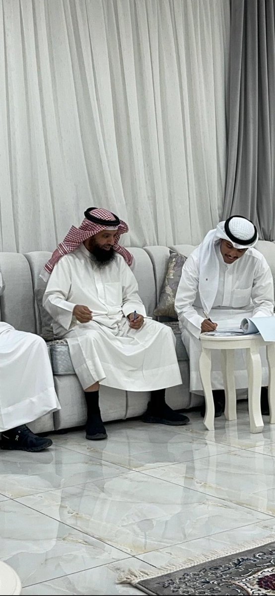 ﴿ وَمِنْ آيَاتِهِ أَنْ خَلَقَ لَكُم مِّنْ أَنفُسِكُمْ أَزْوَاجًا ﴾

    الحمدلله الذي بنعمته تتم الصالحات 
                    تم بحمد الله وفضله
                           "عقد قراني"

     سائلاً المولىٰ عز وجل لي و لكم التوفيق 
           والبركه لما يُحبه و يرضاه