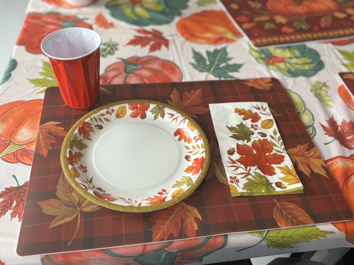 Setting our table at the Alt Ed program for our traditional thanksgiving dinner. 

Enjoying a day expressing our gratitude and spending time together ❤️

#schoolfamily #bonding #buildingrelationships <a href="/HCDSB_CYCs/">HCDSB_CYCs</a> <a href="/HCDSB/">Halton Catholic DSB</a> <a href="/Merton_HCDSB/">Thomas Merton Centre</a>