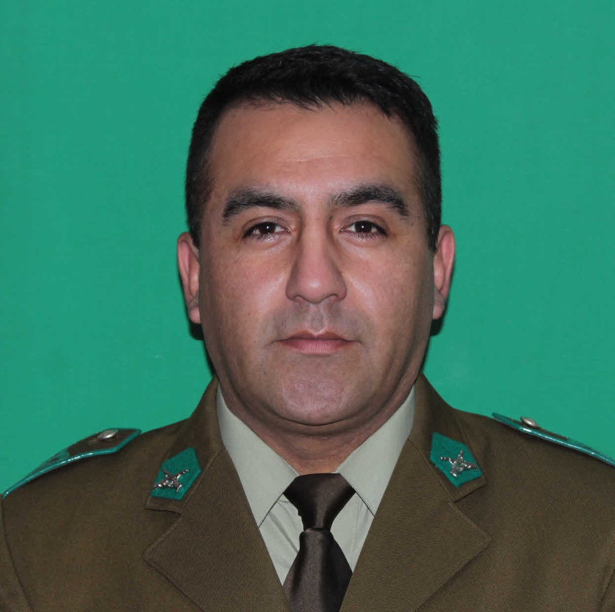 ClaudioCrespoG's tweet photo. Un día como hoy en el 2022 falleció el cabo 1ro de @Carabdechile Gastón Hermosilla Sáez QEPD, en un volcamiento del Mowag mientras patrullaba la zona de Tirúa
Honor y gloria a los que por la Patria mueren. https://t.co/ZnyTAfzWeW