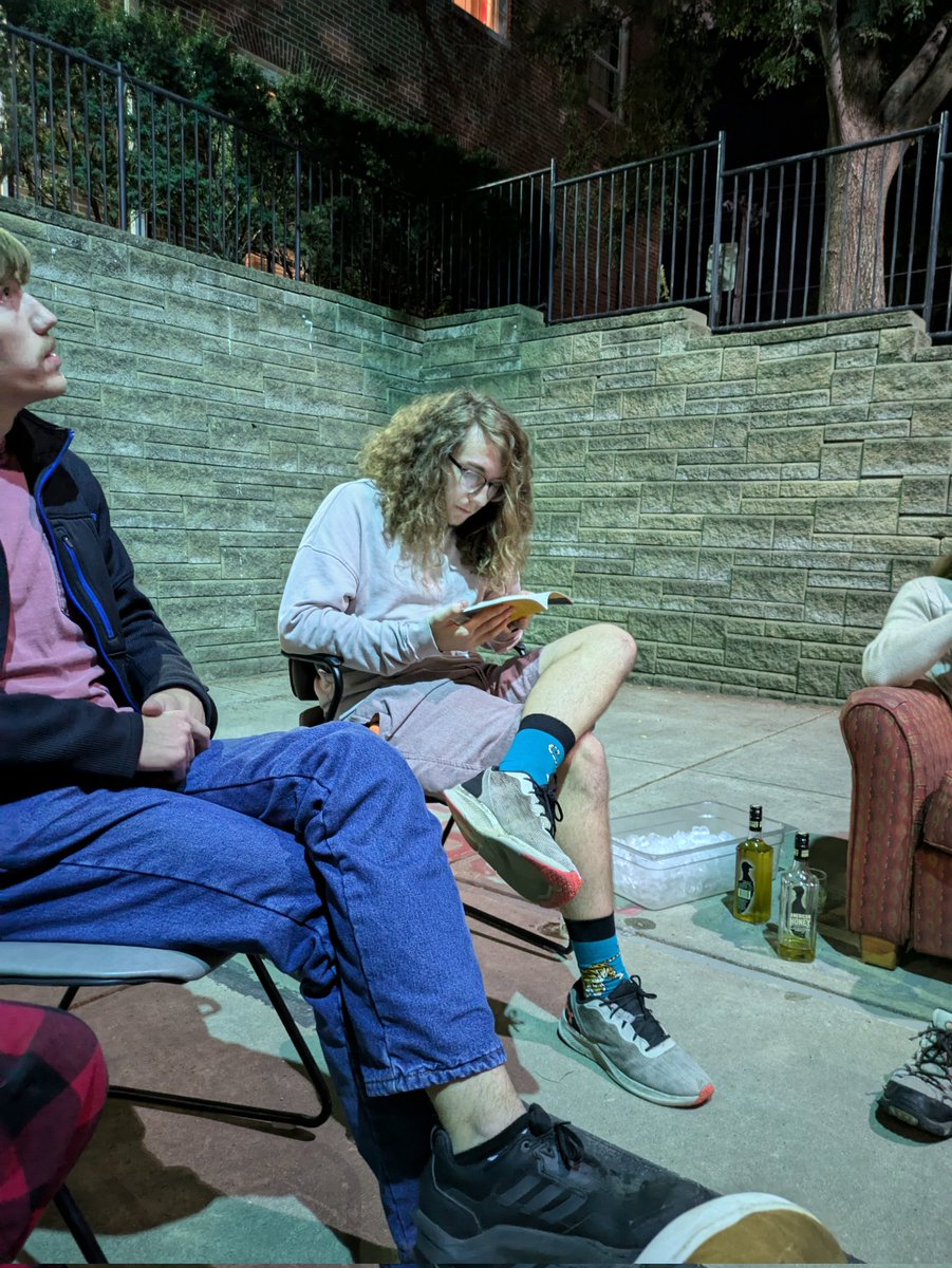 Carson_Wirtz's tweet image. Had a lovely time yesterday evening doing some poetry reading and discussion with friends. We even got to go over some poems from @derek_mong's new book, "When the Earth Flies into the Sun," which I would highly recommend!