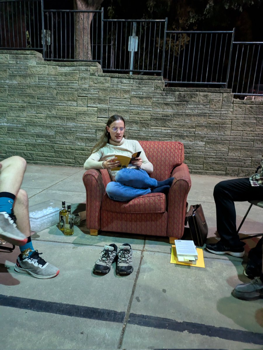 Carson_Wirtz's tweet image. Had a lovely time yesterday evening doing some poetry reading and discussion with friends. We even got to go over some poems from @derek_mong's new book, "When the Earth Flies into the Sun," which I would highly recommend!